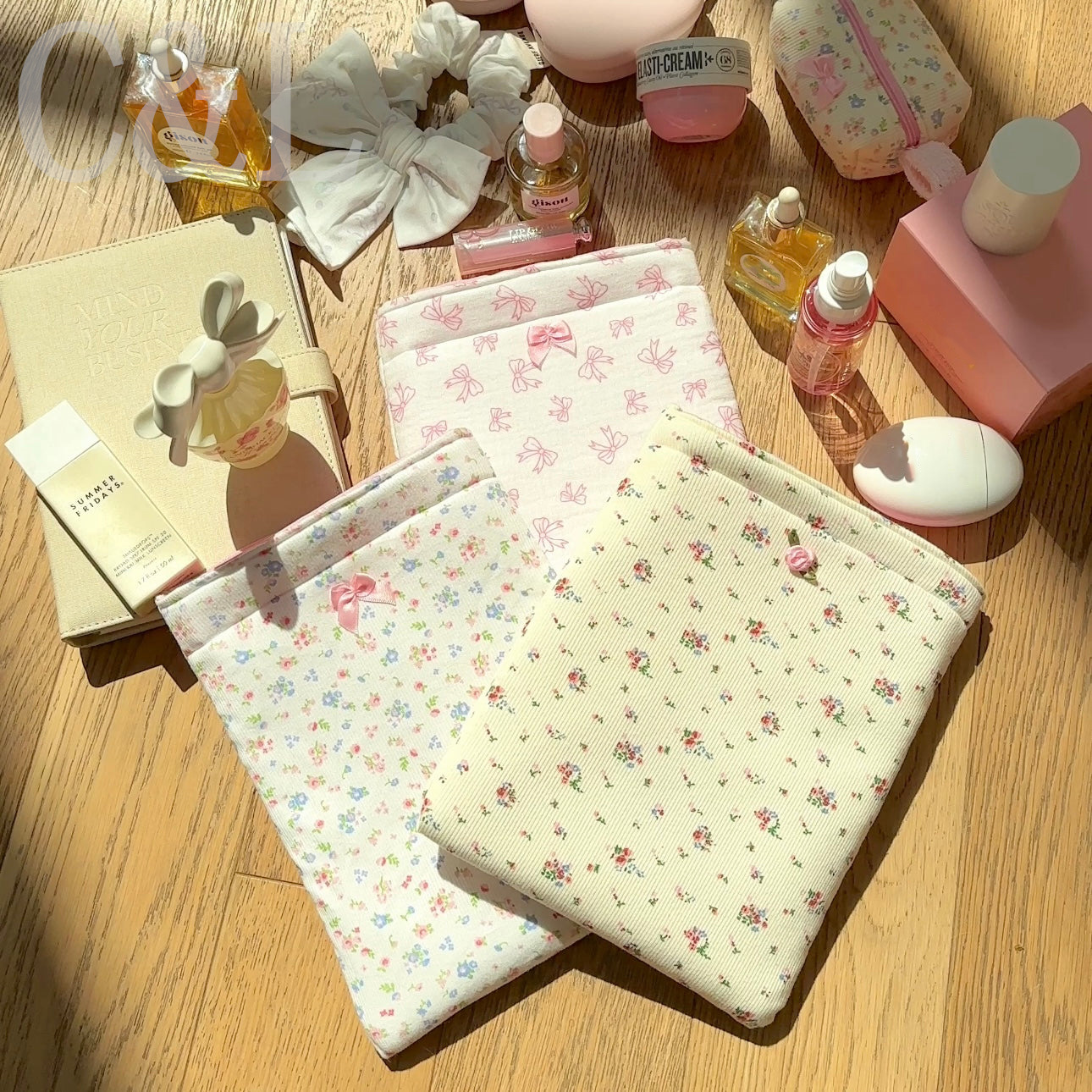 Factory wholesale 100% cotton printed tablet storage bag, fresh and cute floral pattern, 14-inch iPad bag/laptop sleeve.
