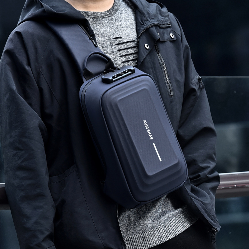 2022新款机能斜挎包多功能机车骑行硬壳背包休闲单肩包韩版潮胸包