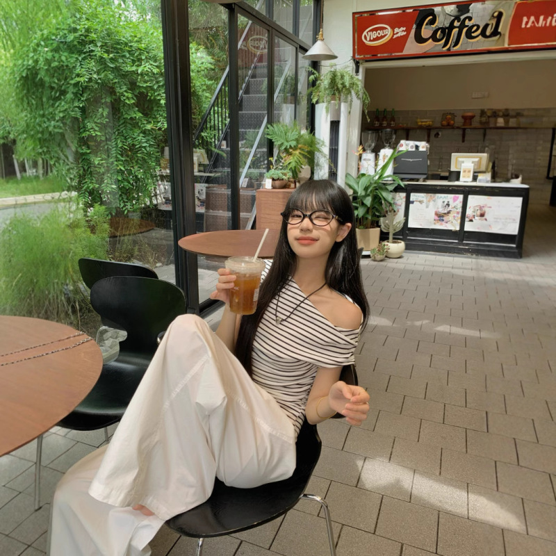 设计感斜肩短袖T恤女2025夏季新款辣妹修身显瘦露肩条纹学生上衣|undefined