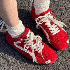 本革の赤い徳訓の靴の女性の復古の百合の運動のカジュアルな靴の平底のリンゴの靴の通気性の軽やかな阿甘靴の潮