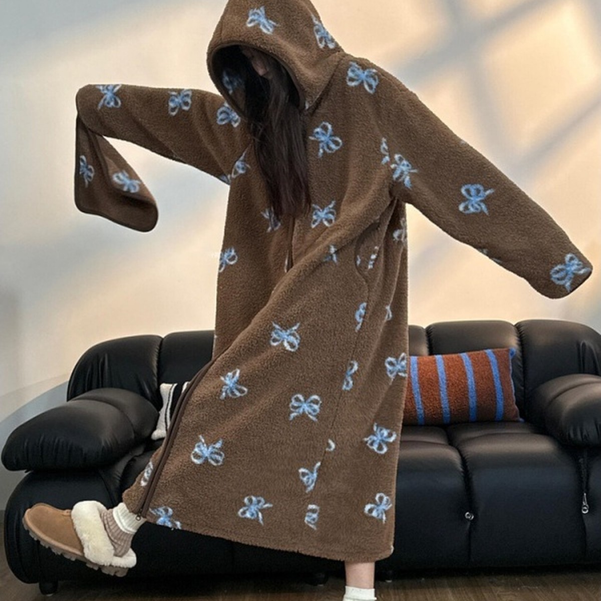 Maillard Retro Coral Velvet Hooded Pajamas for Women Autumn and Winter Fleece-Lined Thickeneded Warm Home Clothes Long Nightgown