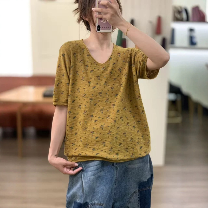 Summer New Style 2026 Small Floral Short-Sleeved Round Neck Thin Knitted Sweater for Women, Age-Reducing Cotton T-Shirt, Loose and Versatile Top Summer New Style 2026 Small Floral Short-Sleeved Round Neck Thin Knitted Sweater for Women, Age-Reducing Cotton T-Shirt, Loose and Versatile Top