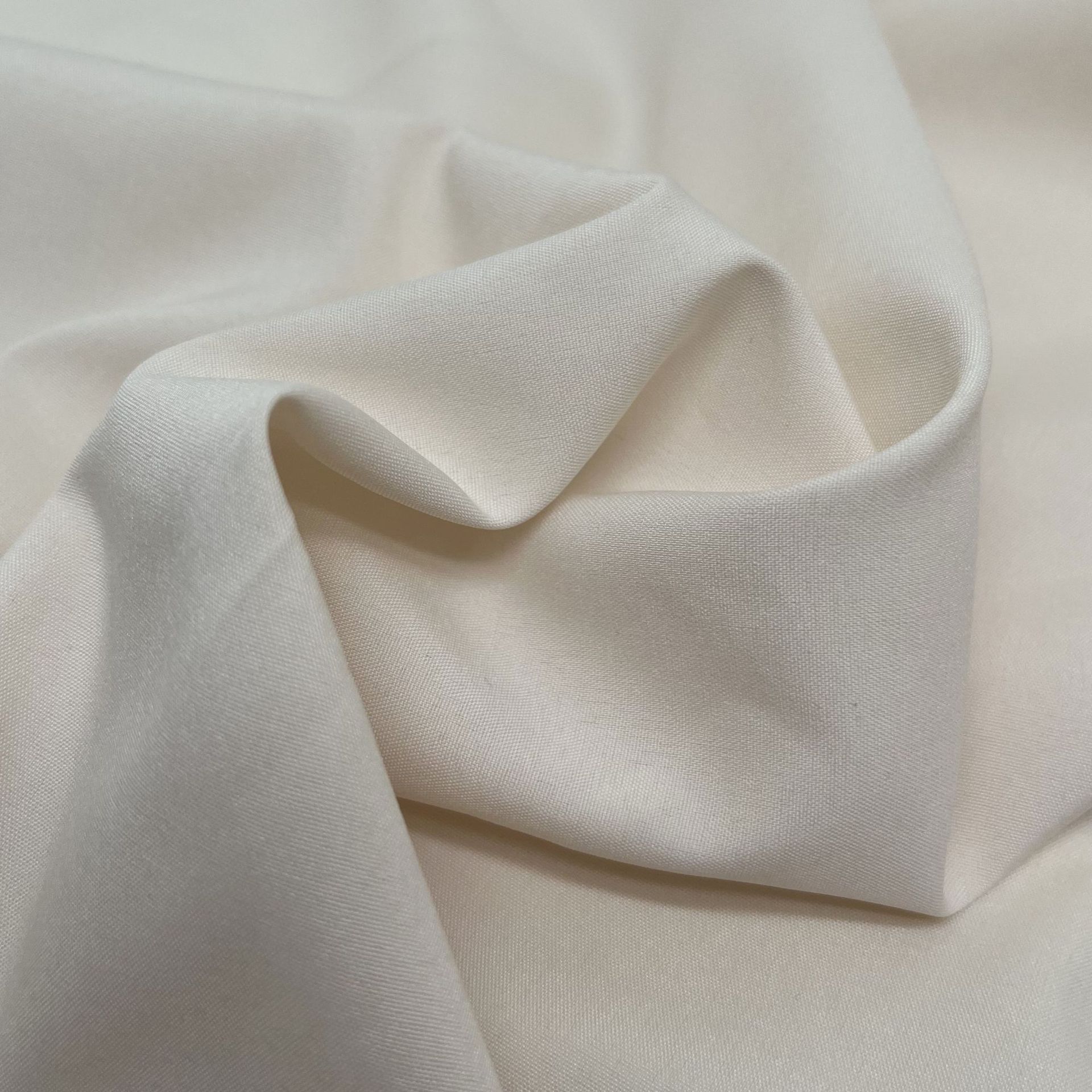 Encrypted plain weave 100D elastic polyester fabric with natural drape, comfortable dress shirt Hanfu material, light and fresh