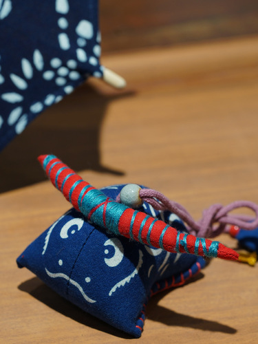 PK7J Wholesale Wuzhen Blue and White Print Souvenir 12 Zodiac Incense Bags for Dragon Boat Festival, with Wormwood for Mosquito Repellent