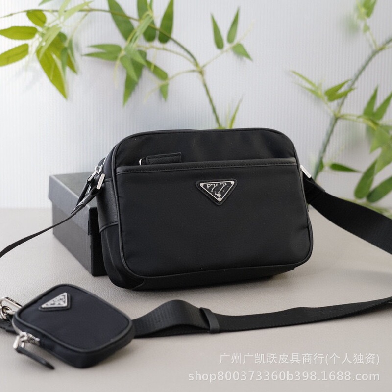 Prada's new men's crossbody bag is a casual, large-capacity messenger bag, a stylish two-in-one small square bag exclusively for cross-border sales