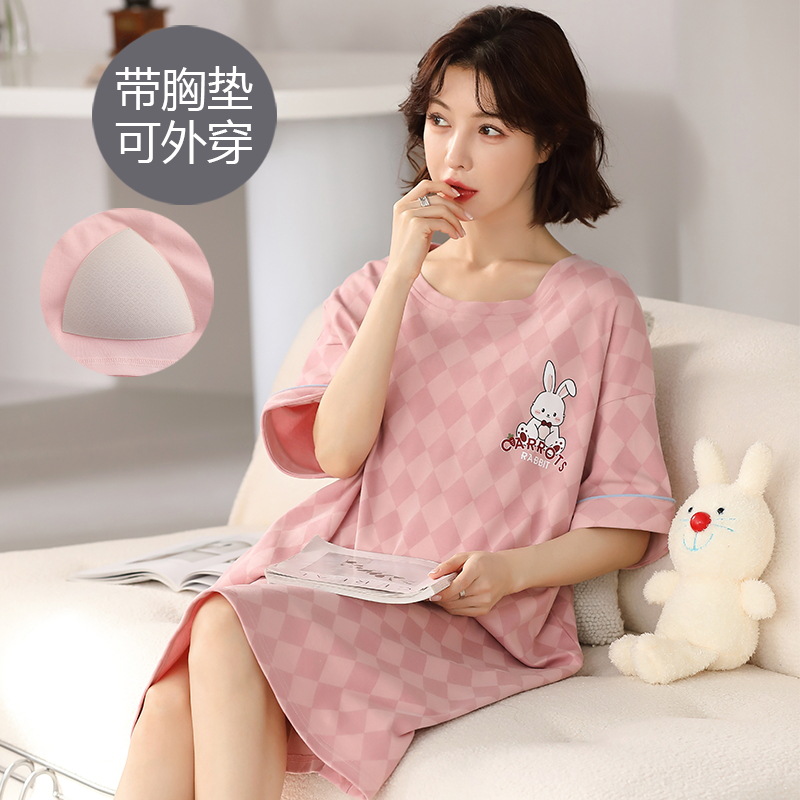 Nuevo camisón de manga corta para mujer, de seda de leche fina de verano con almohadillas en el pecho, ropa de estar, anti-marcas, se puede usar fuera de casa, conjunto transfronterizo.