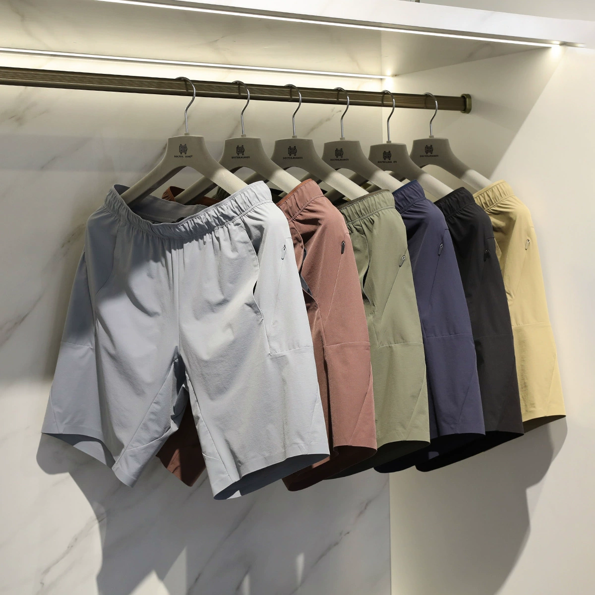 Серия Bird, высококачественные летние новые городские спортивные шорты 2025 года, мужские эластичные крутые дышащие брюки с пятью точками