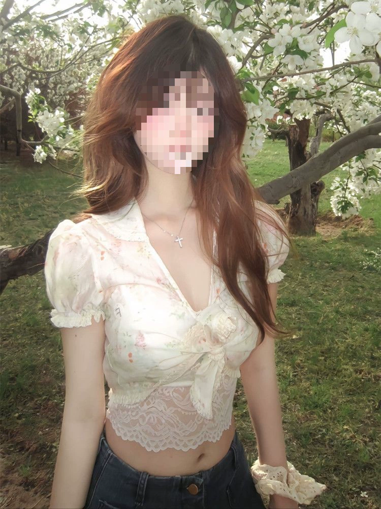 Сексуальная горячая девушка с V-образным вырезом с короткими рукавами рубашка с короткими рукавами