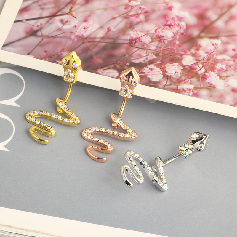 Labret piercing jewelry detail image