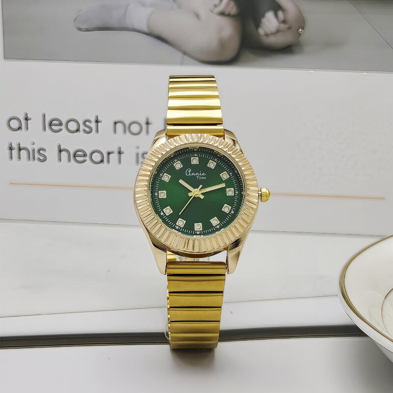 Popular Foreign Trade Platform Women's Watch with Steel Strap, Tooth Wheel, Fashionable Classic Quartz Watch, Wholesale Supply from Manufacturer