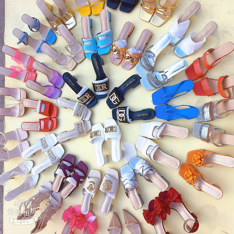 Comercio exterior Europa y América sandalias de tacones gruesos mujeres verano nuevo estilo de moda de diamante de tacones altos con caja África