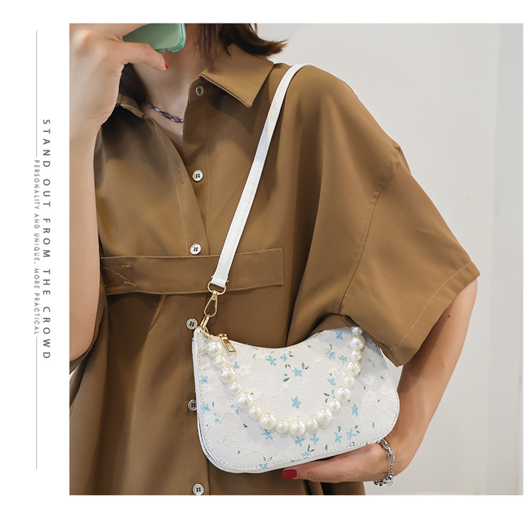 Fashion Floral Pearl One-shoulder Chain Underarm Bag Wholesale Nihaojewelry display picture 15