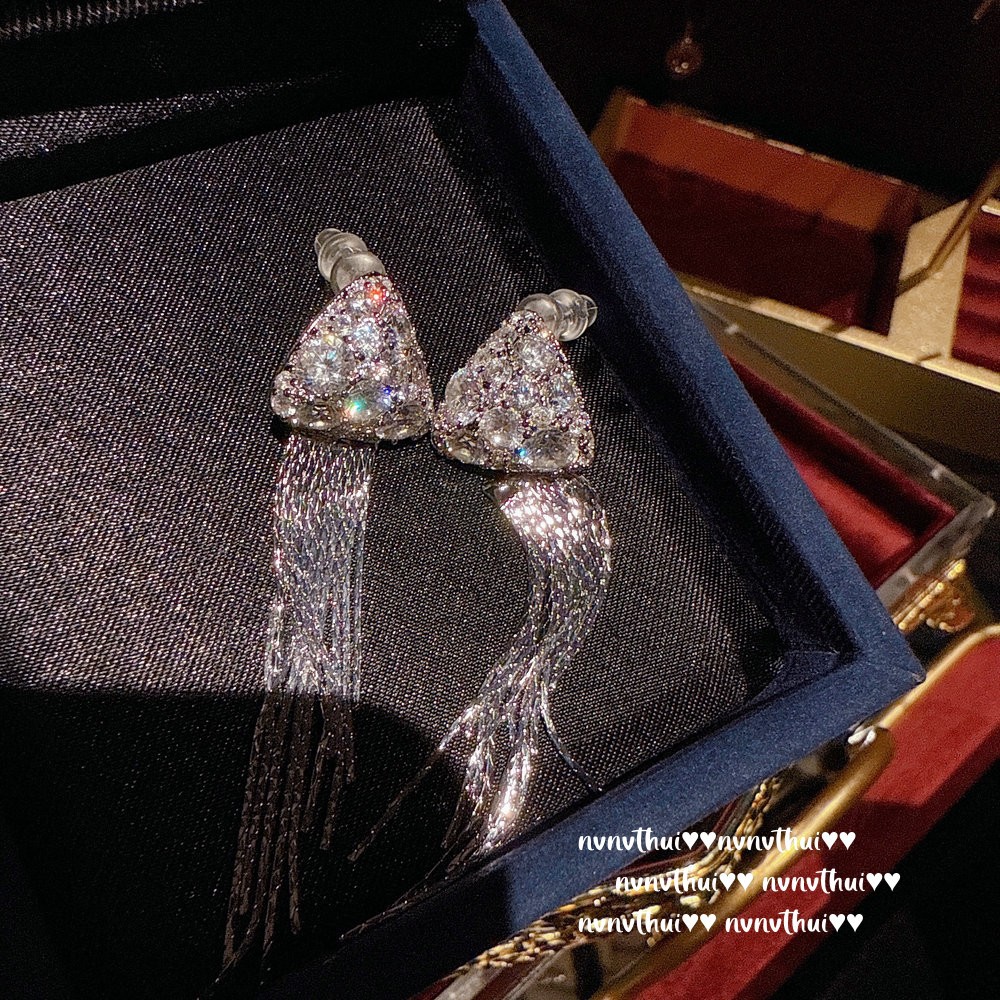 Geometric earrings with zircon