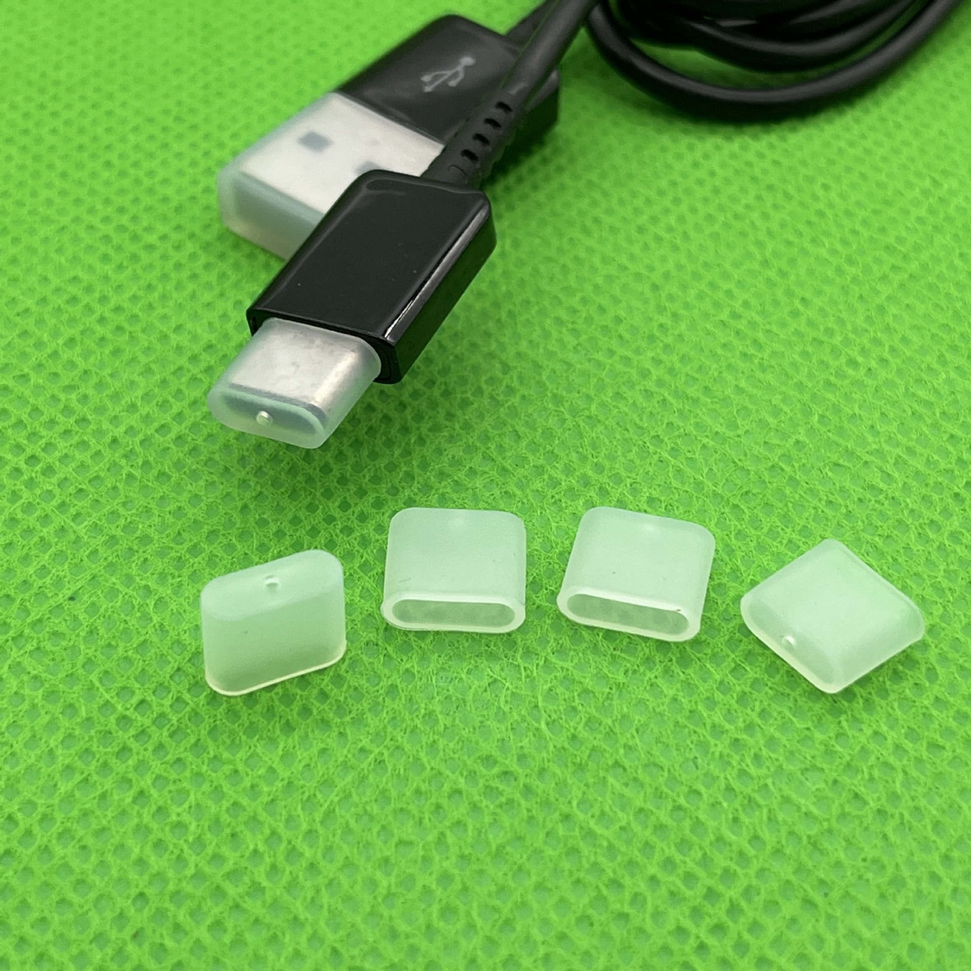 热销TYPE C防尘盖 USB保护套 插头塑胶保护套 TYPE C数据线防尘盖