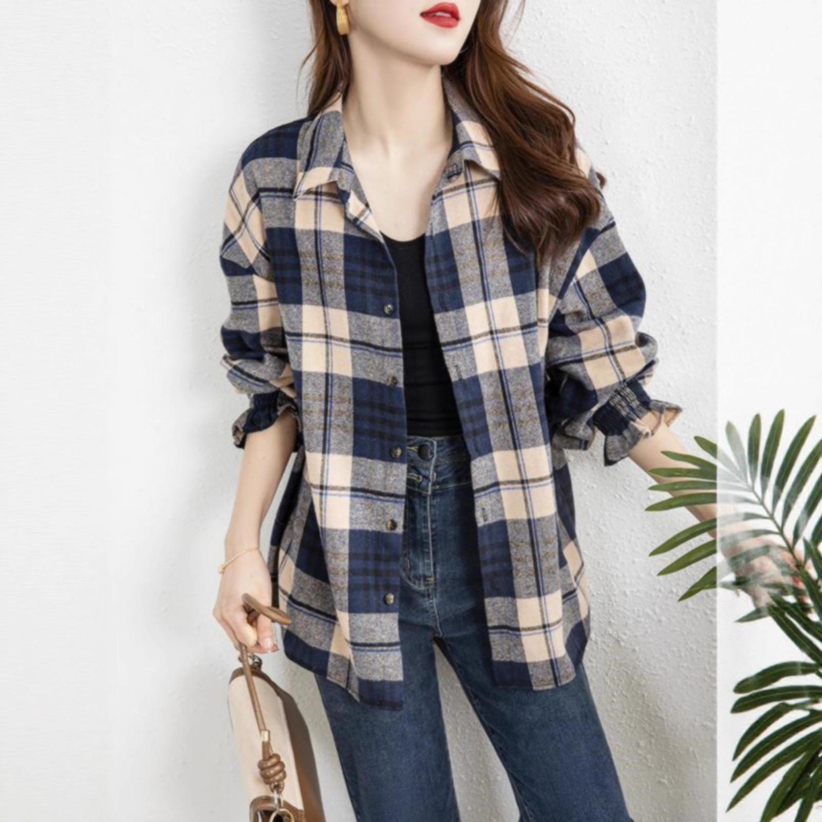 英伦风格子衬衫女款2025新款磨毛长袖上衣复古通勤叠穿外搭衬衣潮