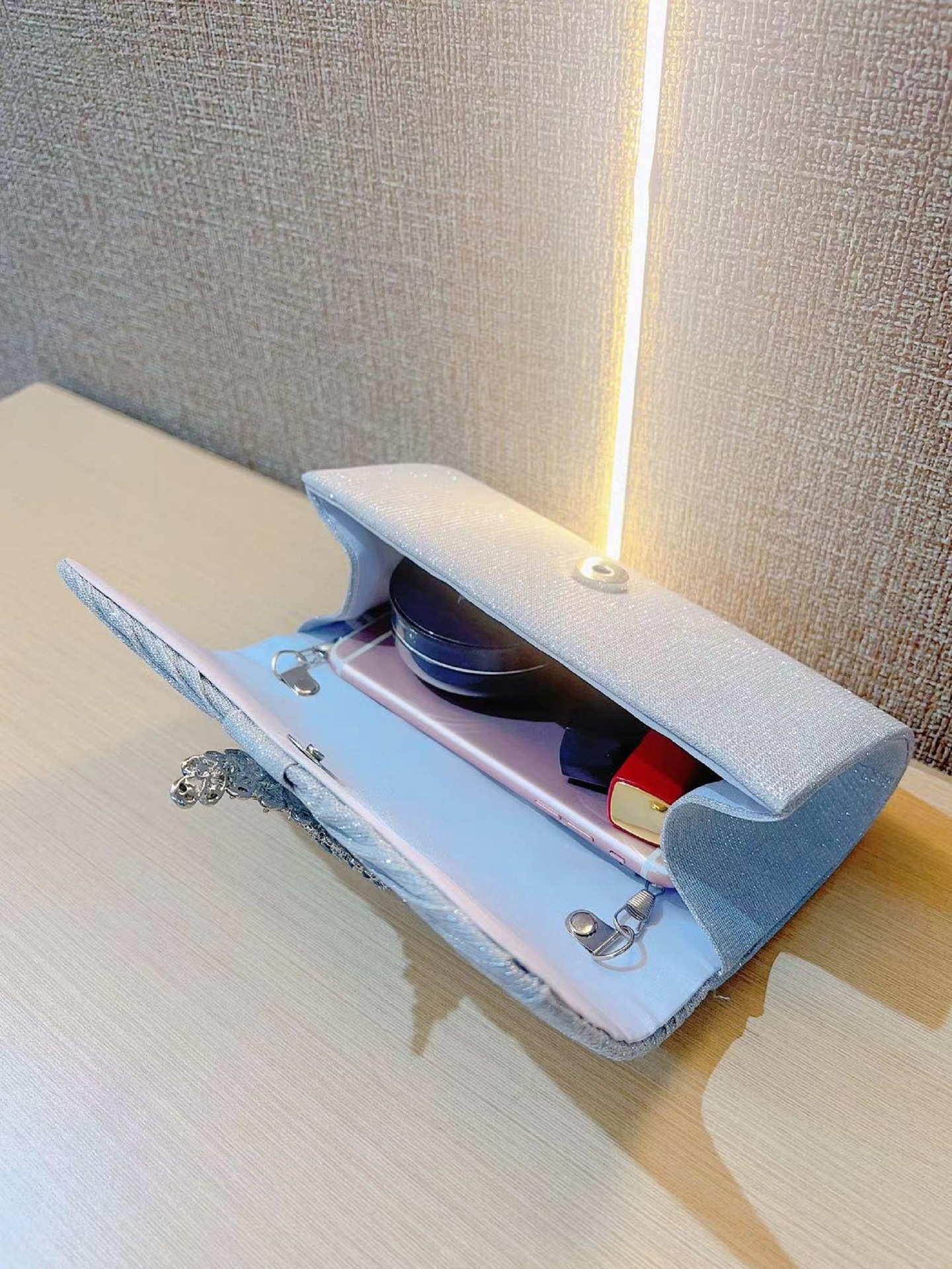 180g Weight Pu Leather Lining Material Magnetic Buckle Closure Type / Strap Type Evening Bag Bags Type Holiday, Party Occasion Polyester Material Solid Color Pattern All Seasons Season Women's Gender Diamond Design Elegant, Vintage Style Style Square Shape Small Size Gold Champagne Purple Polyester Solid Color Square Evening Bags 1