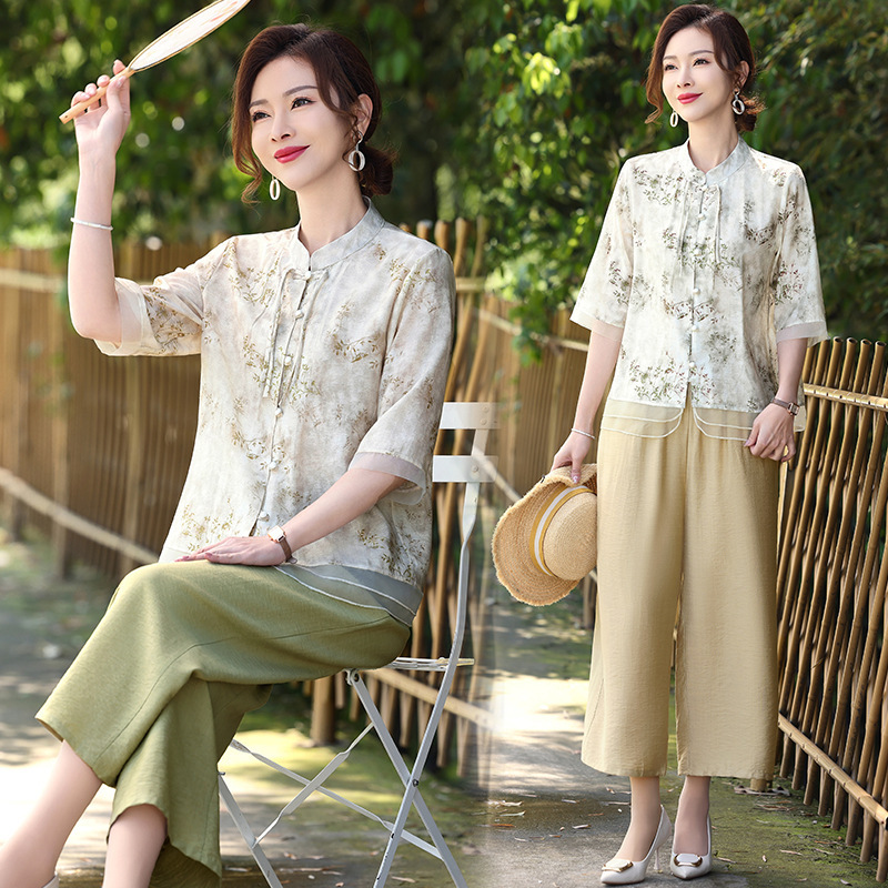 2024 middle-aged and elderly summer short-sleeved women's top suit two-piece new mother's age-reducing retro national style small shirt