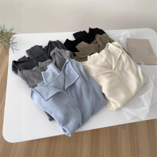 纯欲翻领蚕丝羊毛针织衫女气质百搭显瘦薄毛衣春秋心机V领打底衫