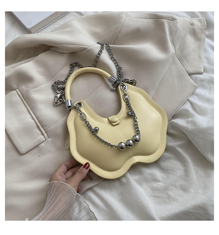 Women's Small Pu Leather Solid Color Streetwear Cloud Shape Lock Clasp Chain Bag display picture 5