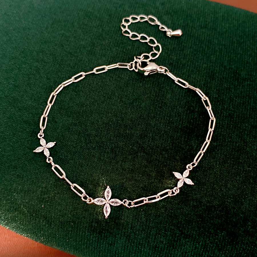 Zircon hueco pulsera de flores ligera de lujo nicho de alto nivel pulsera de sensación de viento frío personalidad de moda joyería al por mayor