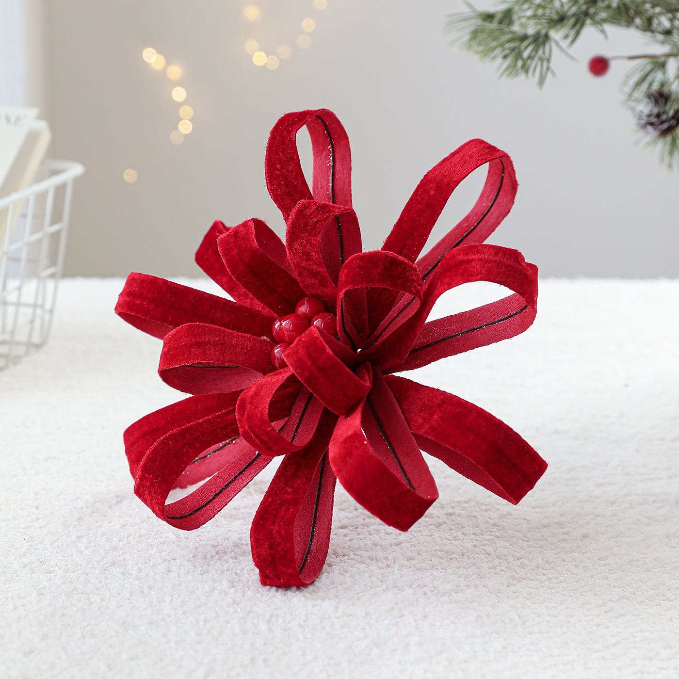 Nuevos productos de tela de flores de Navidad cintas de flores de frutas rojas de alta calidad tela de lujo ligera decoración de Navidad flores de simulación