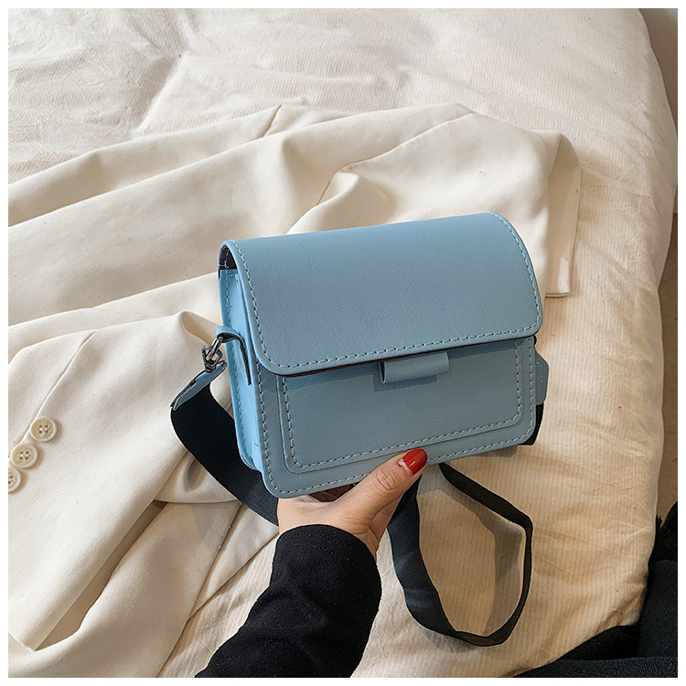 178g Weight Sewing Thread Fashion Element Flip Cover Closure Type Single Shoulder Strap Strap Type Women's Handbag, Square Bag Bags Type Daily, Street, Shopping Occasion PU Material Solid Color Pattern All Seasons Season Women's Gender Streetwear Style Square Shape Small Size New Small Bag Women's Spring New Fashion Wide Shoulder Strap Small Square Bag Retro One-Shoulder Crossbody 18