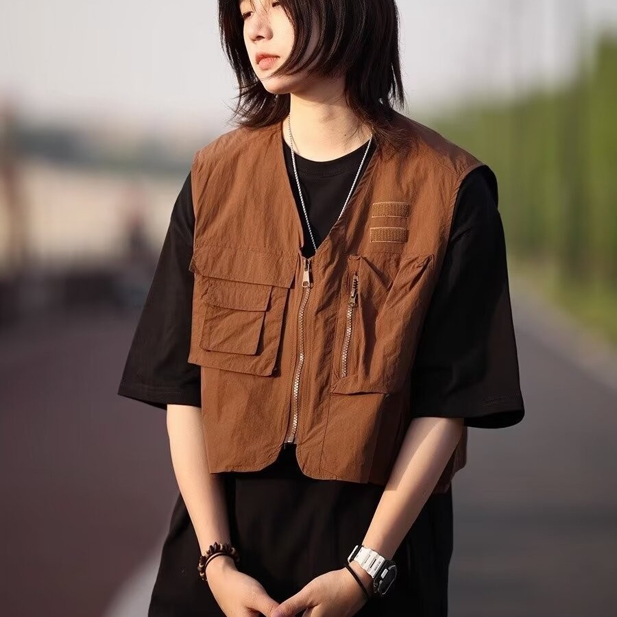 Summer Japanese style workwear vest, loose fit, American retro style, multi-pocket sleeveless vest, functional outerwear trendy