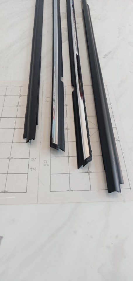 Wing Shenfeng Dis Lancer Activ glass outer battens electroplated window front and rear glass inner battens