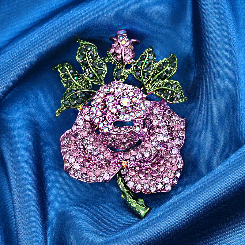 Retro sophisticated elegant brooch lapel pin