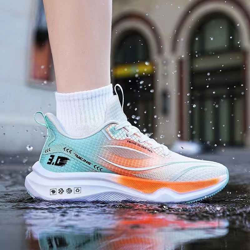 Shock-absorbing fashionable mesh ultra light breathable shoes