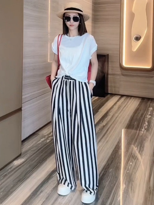 カジュアルファッション韓国風スーツ女性のための夏の2025新しいデザイン半袖Tシャツストライプワイドレッグパンツ2点セット|undefined