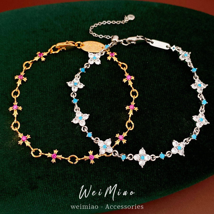 Cruces de piedra de hierba afortunada pulsera de flores de lujo ligera nicho pulsera de alta calidad temperamento delicado joyas al por mayor