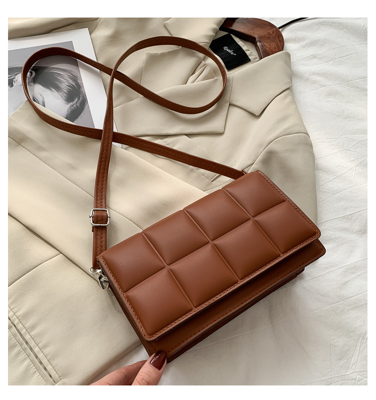 Women's Small Pu Leather Solid Color Fashion Square Flip Cover Crossbody Bag display picture 2