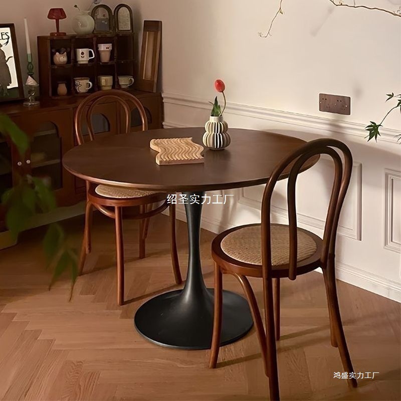 北欧复古郁金香圆形圆桌餐桌家用胡桃洽谈小户型休闲咖啡阳台桌子