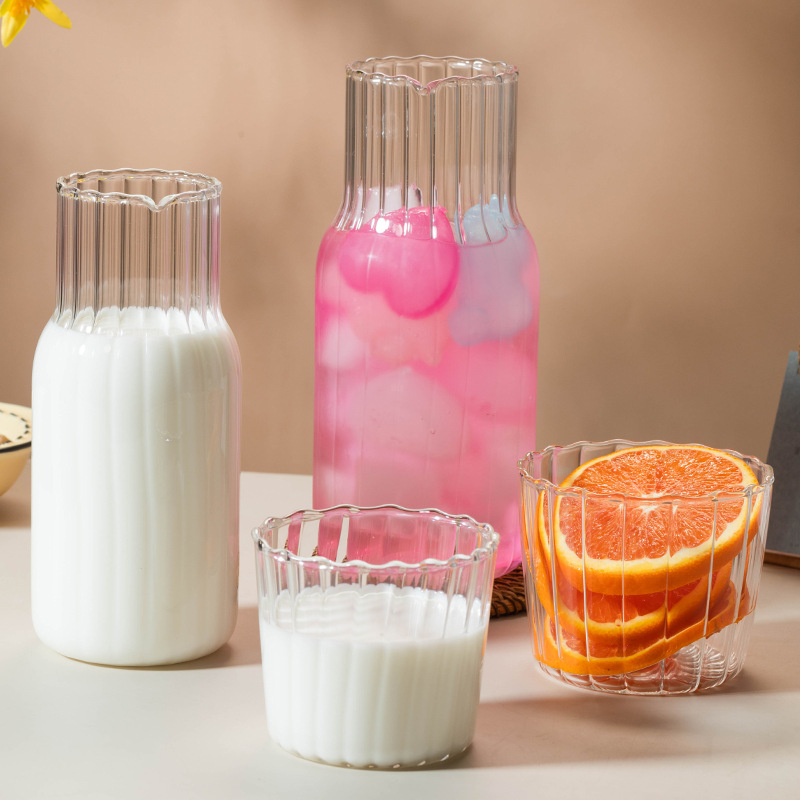 Botella de jugo doméstica de pequeña capacidad con tapa de vidrio vertical, una olla de agua fría, una olla de agua fría para beber