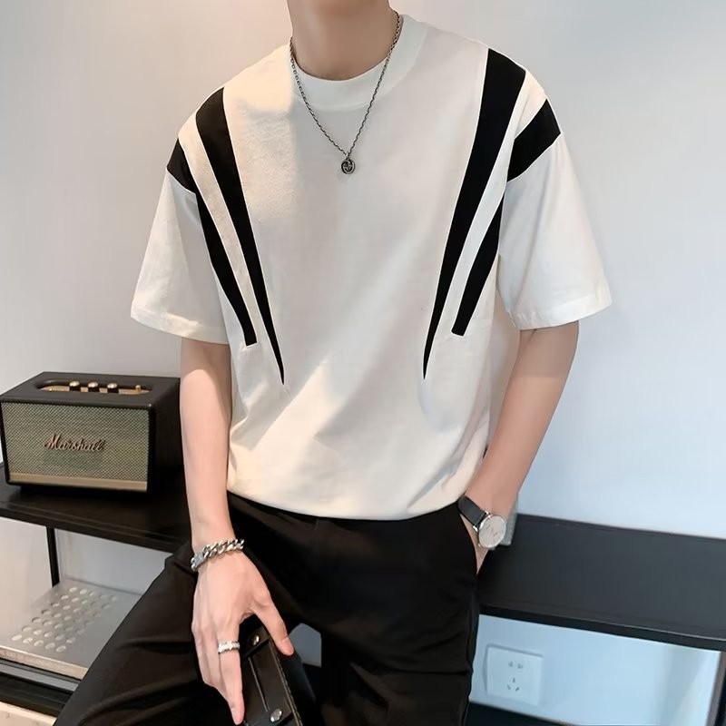 Thin short sleeve T-shirt with a round collar