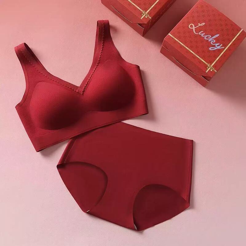 Gift Box Set of Red Underwear for Women's Zodiac Year, Seamless Wedding Vest-Style Push-Up Bra for Comfort