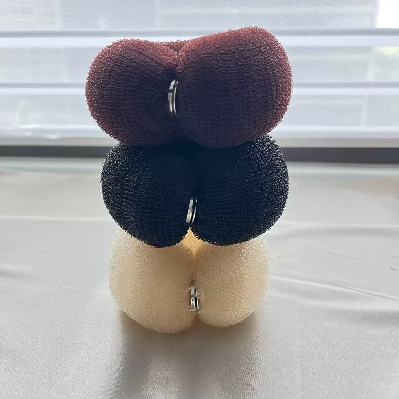 Donut Hair Bun Maker DIY Кольцо для волос, формирующее Snap Summer Bun Инструмент для укладки волос.