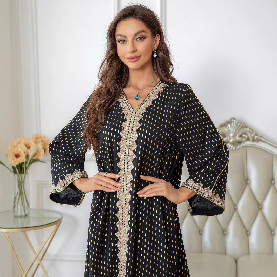 2025 Spring Middle Eastern And European Foreign Trade Muslim Robe With Gold Embossing, Simple Lace, Slim Fit, Dubai_voghion.com