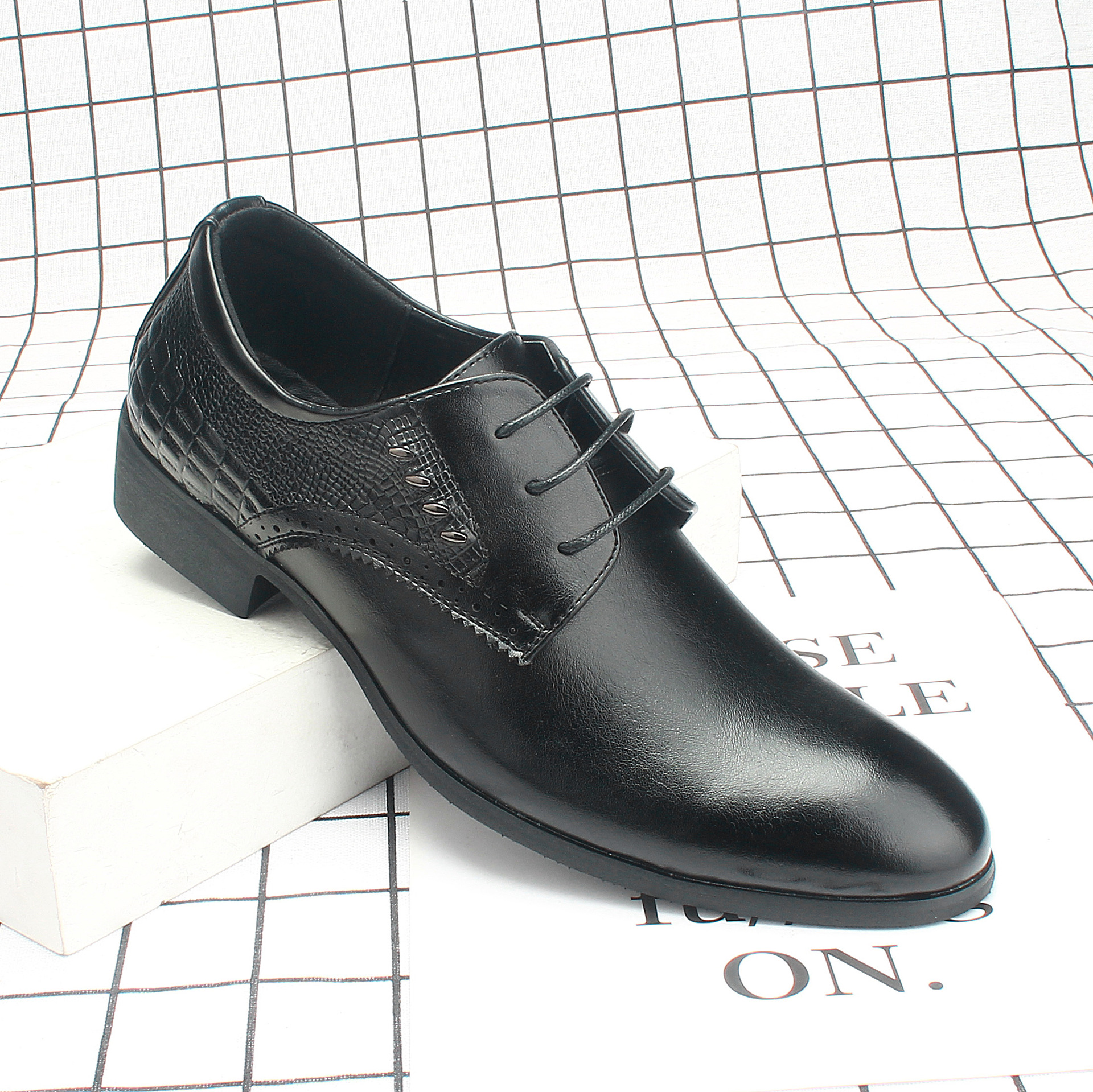 2022ʿɫ߼ͷʱװӢϵЬ74