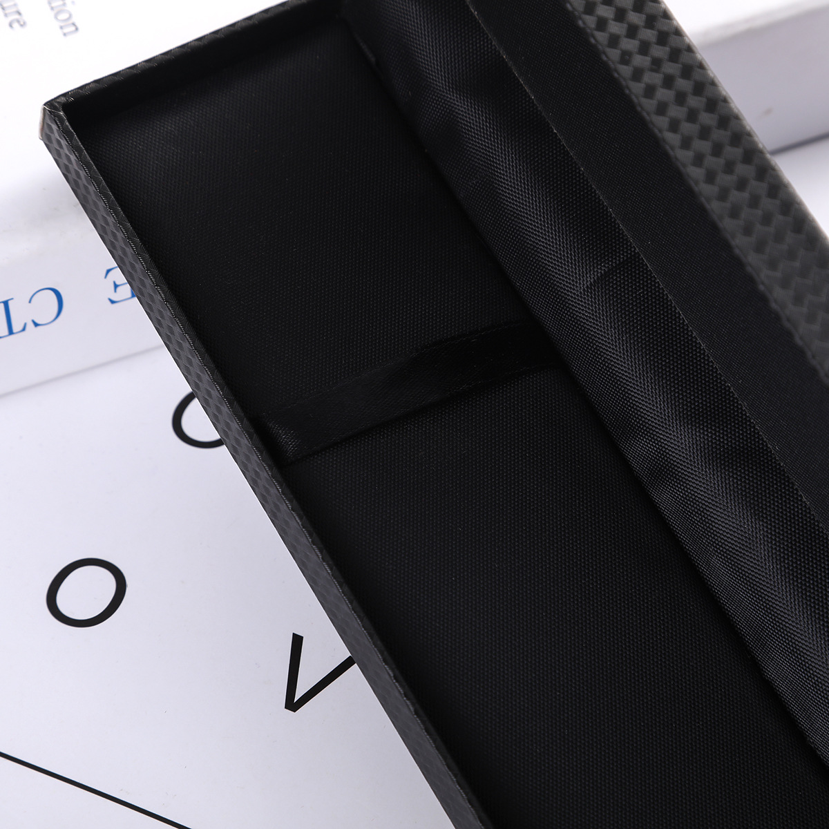 Fabricante al por mayor cajas de bolígrafo negras comerciales cuadrada caja de bolígrafo de fibra de carbono caja de regalo publicitaria de alta calidad logotipo impresa