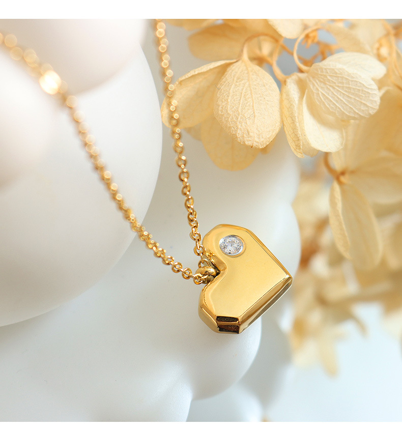 Fashion Heart Shape Titanium Steel Necklace Inlay Zircon Stainless Steel Necklaces