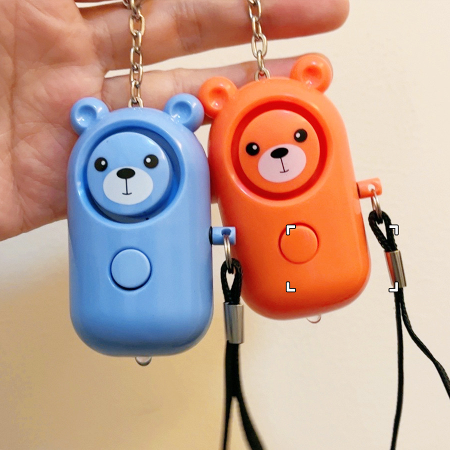 Cross-border New Arrival Anti-pervert Alarm Outdoor Emergency Alert Device Personal Alarm Female Student Self-defense Keychain Elderly display picture 2