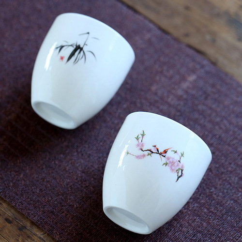 Wholesale ceramic baijiu cups, huangjiu cups, strong liquor cups, 2 oz (100 ml) water cups