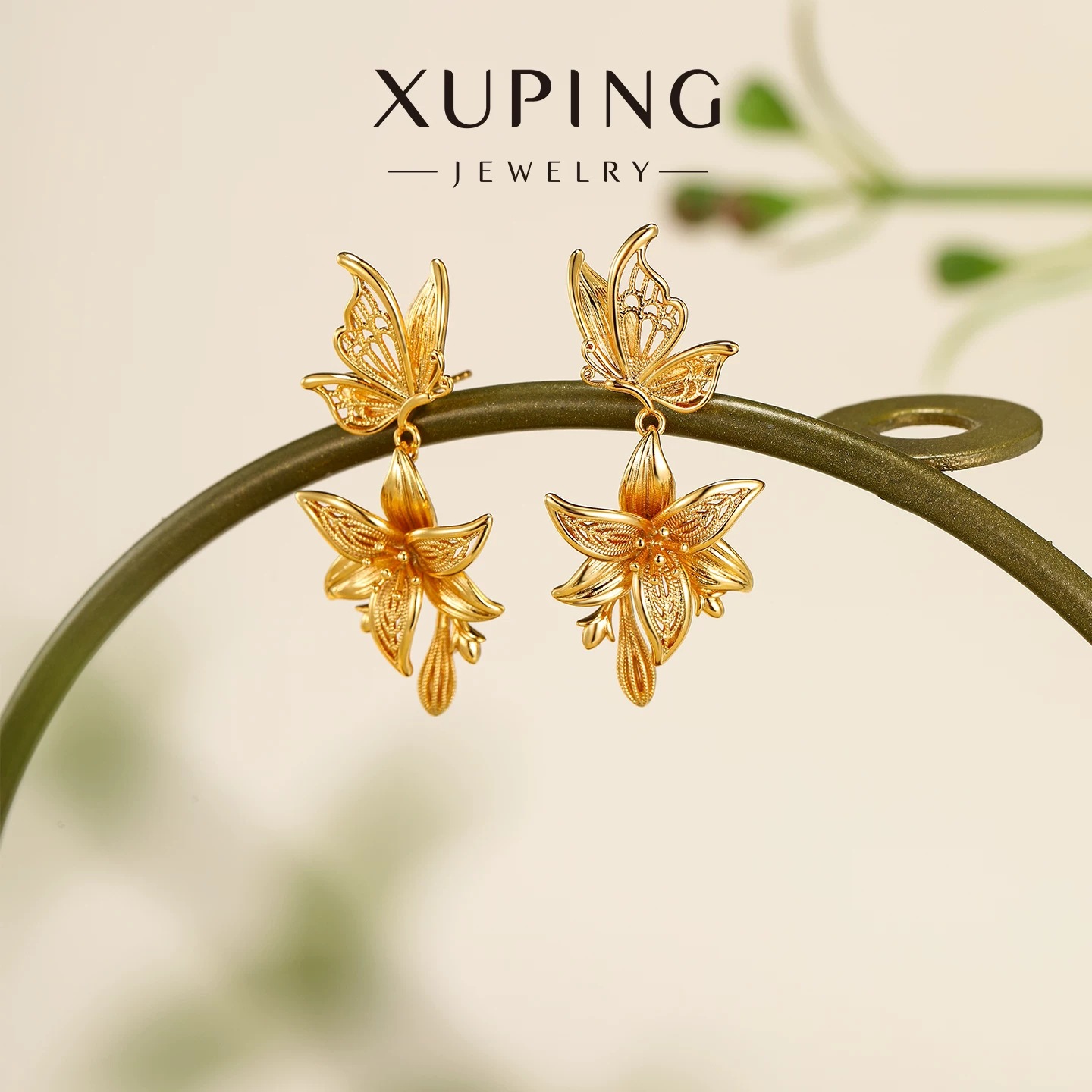 Xuping nuevo estilo chino oro mariposa amor aretes de flores de aleación de cobre chapado 24k lujoso ligero temperamento de la corte orejas para mujeres