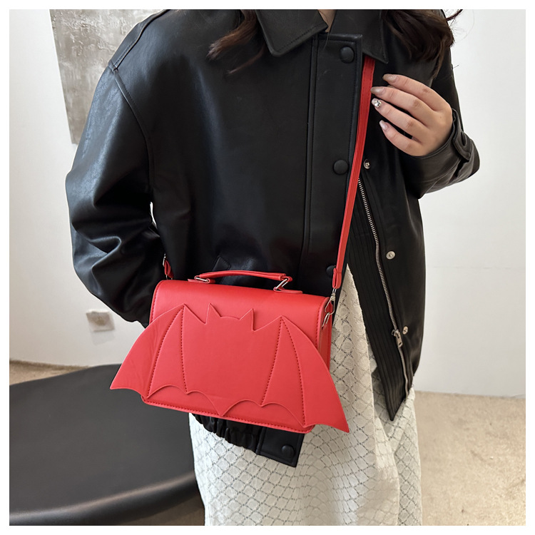 A new 2024 European and American Halloween single-shoulder bag for women, with a unique and funny bat style and a trendy crossbody bag undefined
