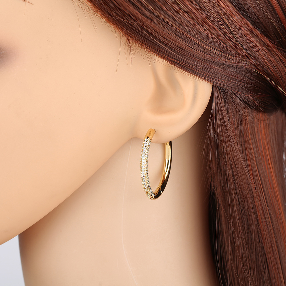 Simple Round Copper Micro-inlaid Zircon Earrings display picture 7