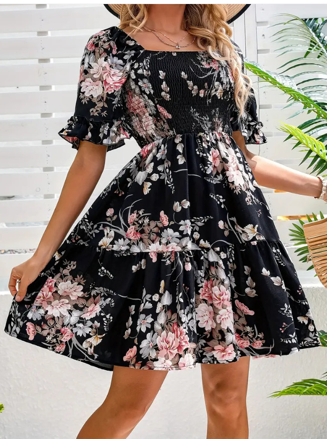Floral Kleid Mit Eckigem Ausschnitt Und Gerafften Ärmeln_voghion.com