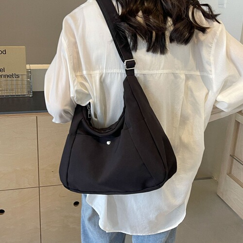 Leisure Large Backpack for Women 2025 Fashion Classy Crossbody Bag Spring Shoulder Bag Large Capacity Fabric Bag