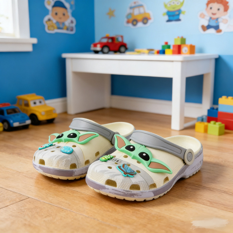Star Wars Croc Shoes Children's Shoes Baotou Non-Slip Beach Shoes Outdoor Slippers Super Soft Sandals Super Light Internet Celebrities Can Be Approved Star Wars Croc Shoes Children's Shoes Baotou Non-Slip Beach Shoes Outdoor Slippers Super Soft Sandals Super Light Internet Celebrities Can Be Approved